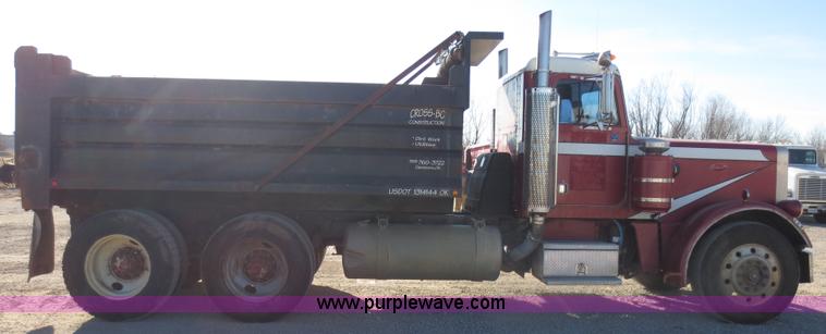 image for item F6564 1986 Peterbilt 359 dump truck