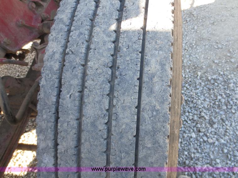 image for item F6564 1986 Peterbilt 359 dump truck