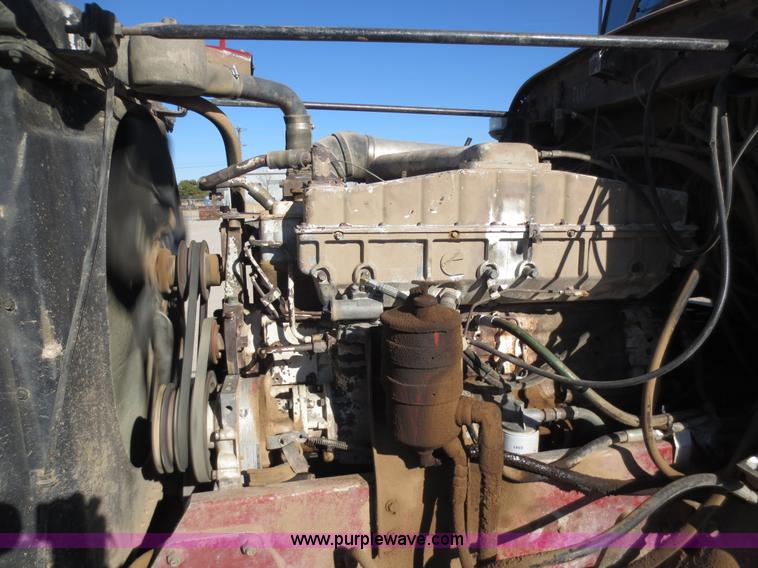 image for item F6564 1986 Peterbilt 359 dump truck