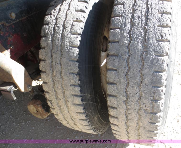 image for item F6564 1986 Peterbilt 359 dump truck