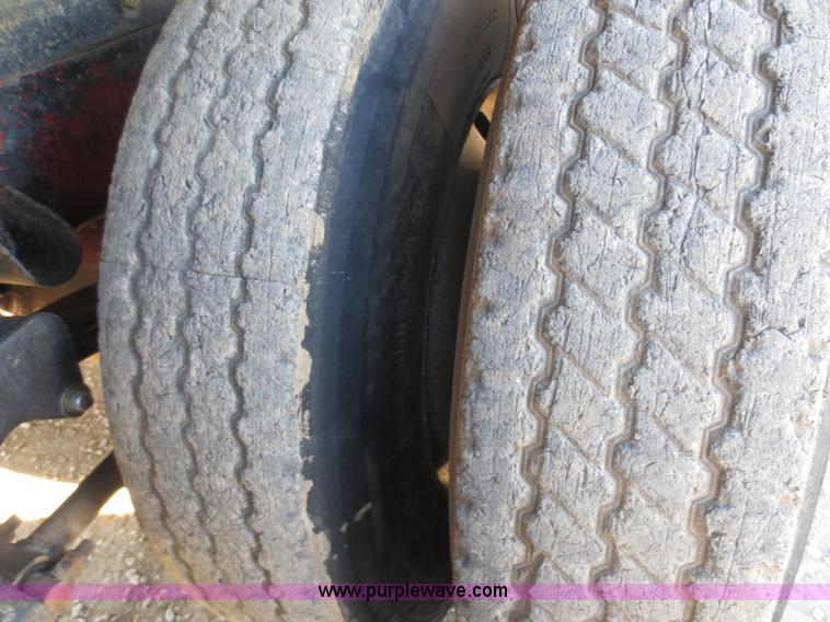 image for item F6564 1986 Peterbilt 359 dump truck