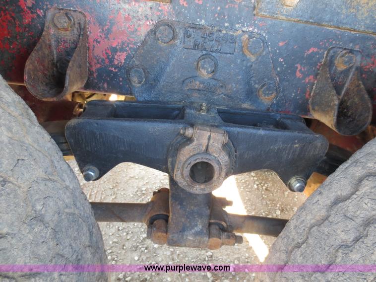 image for item F6564 1986 Peterbilt 359 dump truck