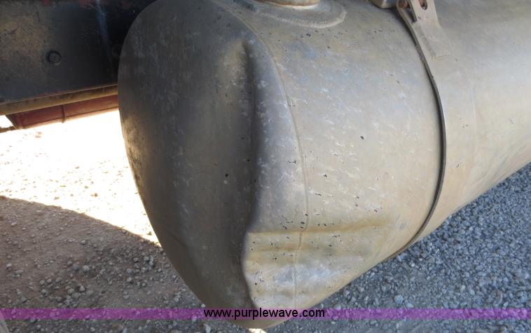 image for item F6564 1986 Peterbilt 359 dump truck