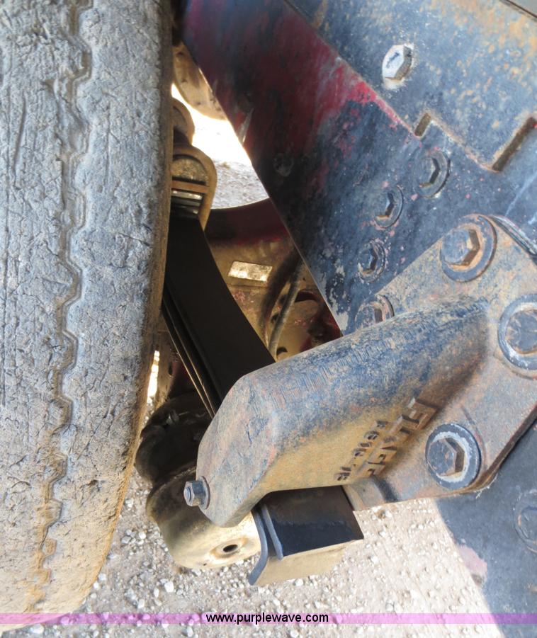 image for item F6564 1986 Peterbilt 359 dump truck