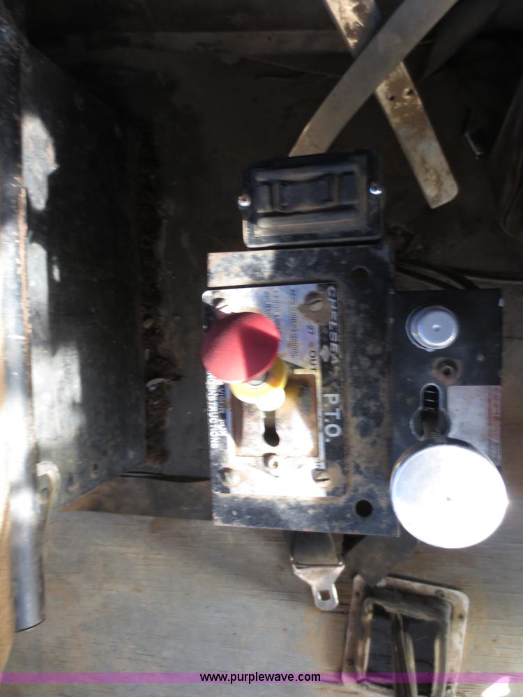 image for item F6564 1986 Peterbilt 359 dump truck