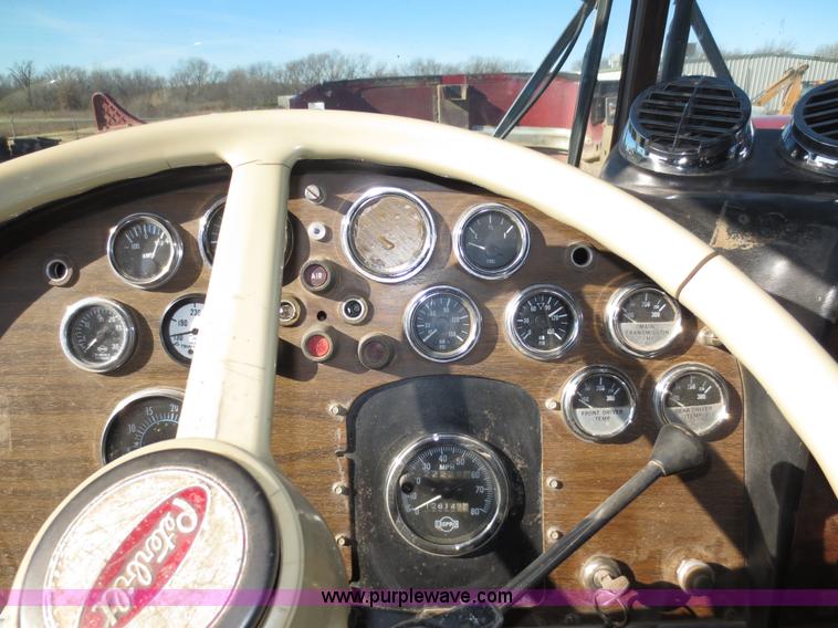 image for item F6564 1986 Peterbilt 359 dump truck