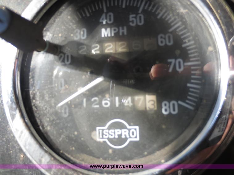 image for item F6564 1986 Peterbilt 359 dump truck