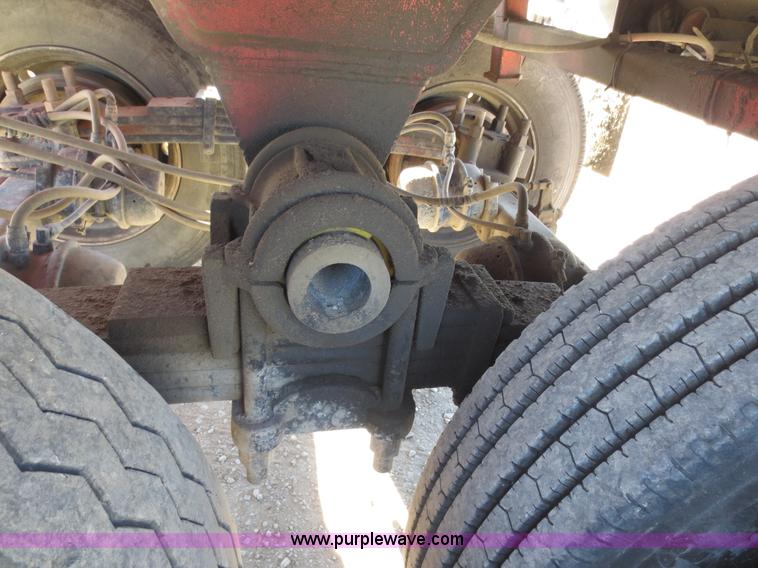 image for item F6565 1993 APE 28' end dump trailer