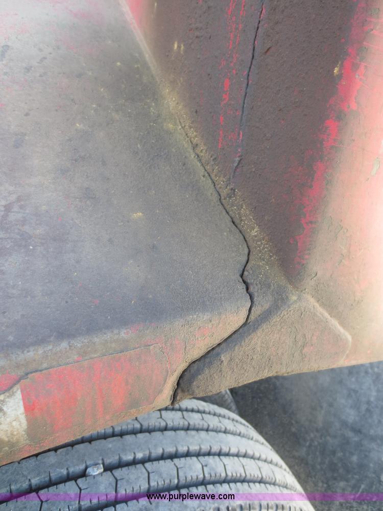 image for item F6565 1993 APE 28' end dump trailer