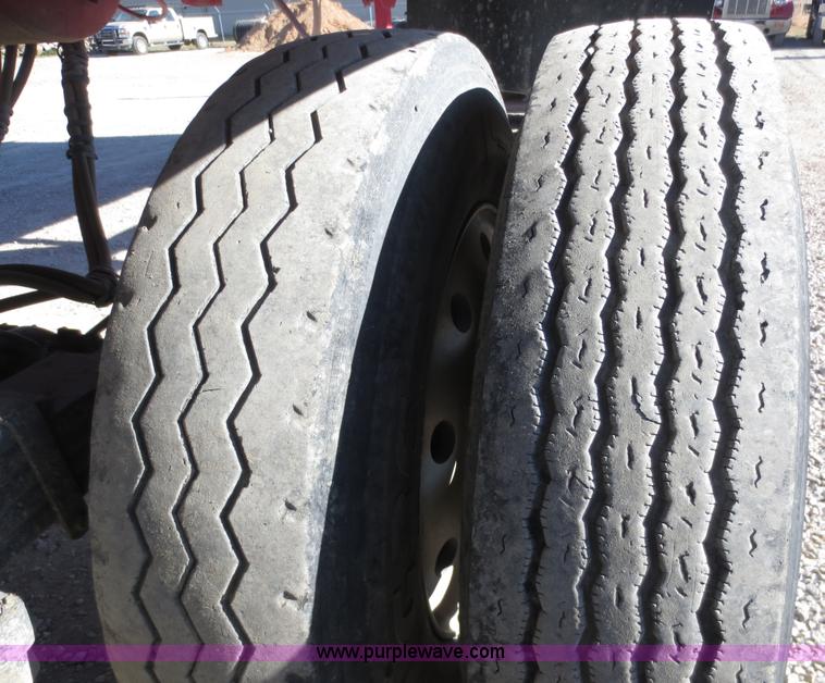 image for item F6565 1993 APE 28' end dump trailer