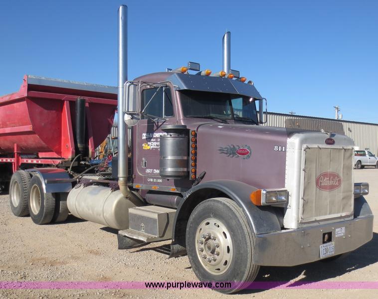 image for item F6566 1990 Peterbilt 378 semi truck