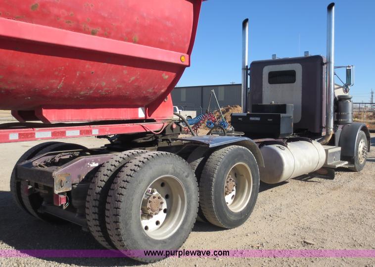 image for item F6566 1990 Peterbilt 378 semi truck