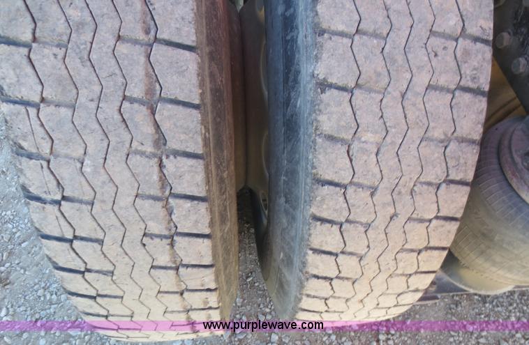 image for item F6566 1990 Peterbilt 378 semi truck