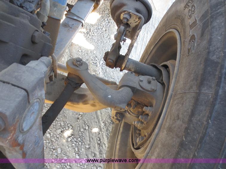 image for item F6566 1990 Peterbilt 378 semi truck