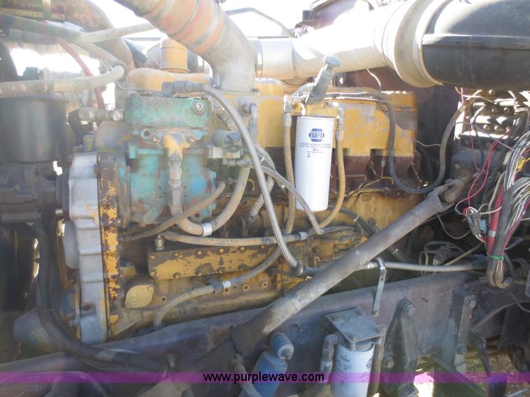 image for item F6566 1990 Peterbilt 378 semi truck