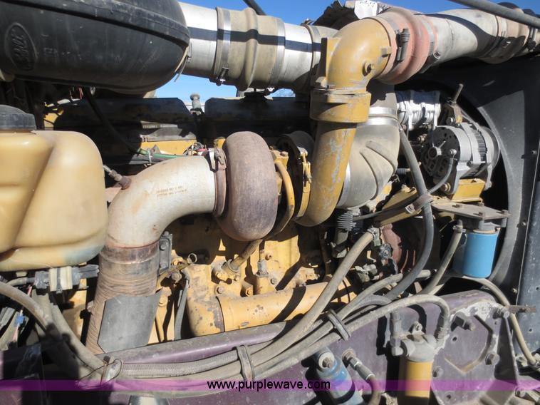 image for item F6566 1990 Peterbilt 378 semi truck