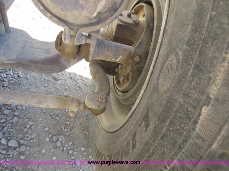 image for item F6566 1990 Peterbilt 378 semi truck