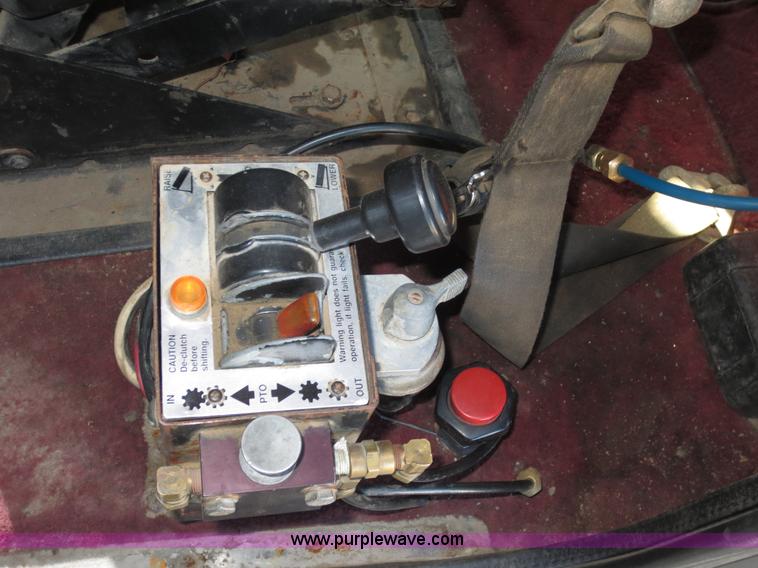 image for item F6566 1990 Peterbilt 378 semi truck