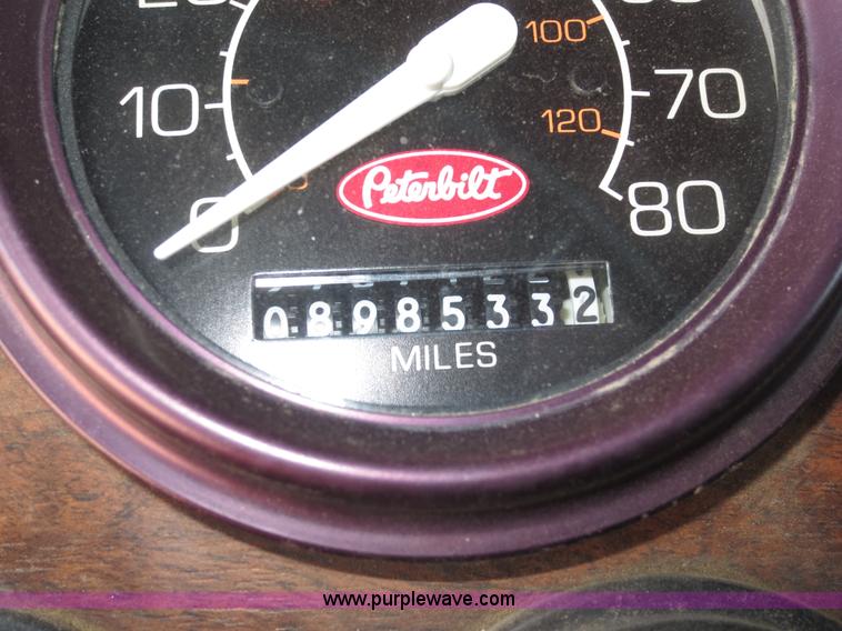 image for item F6566 1990 Peterbilt 378 semi truck