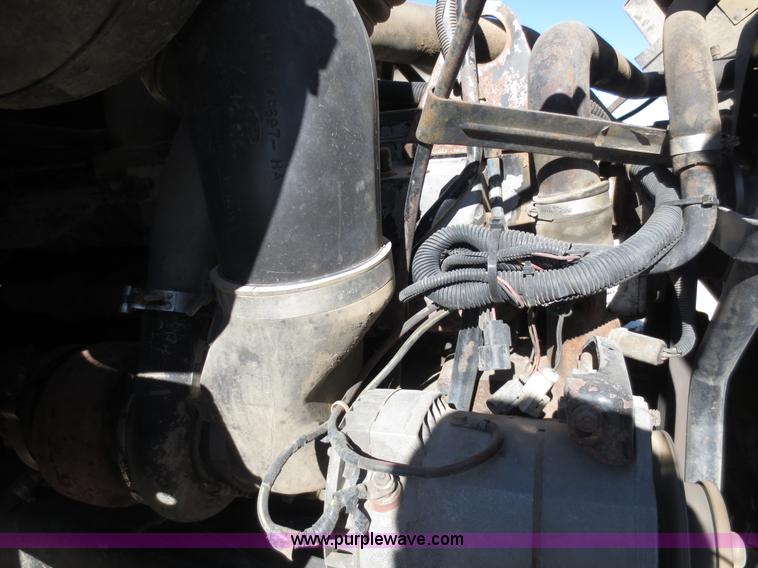 image for item F6567 1994 Ford Aeromax L9000 dump truck