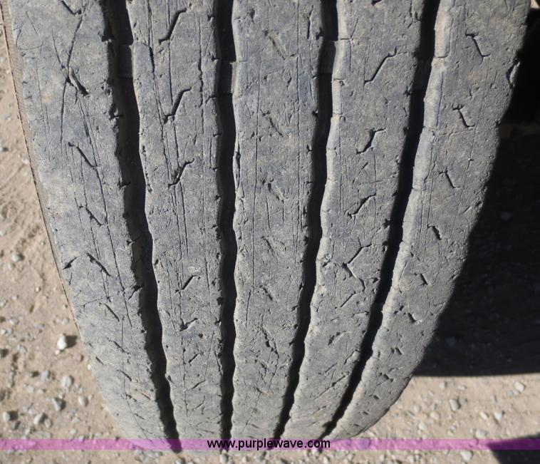 image for item F6567 1994 Ford Aeromax L9000 dump truck