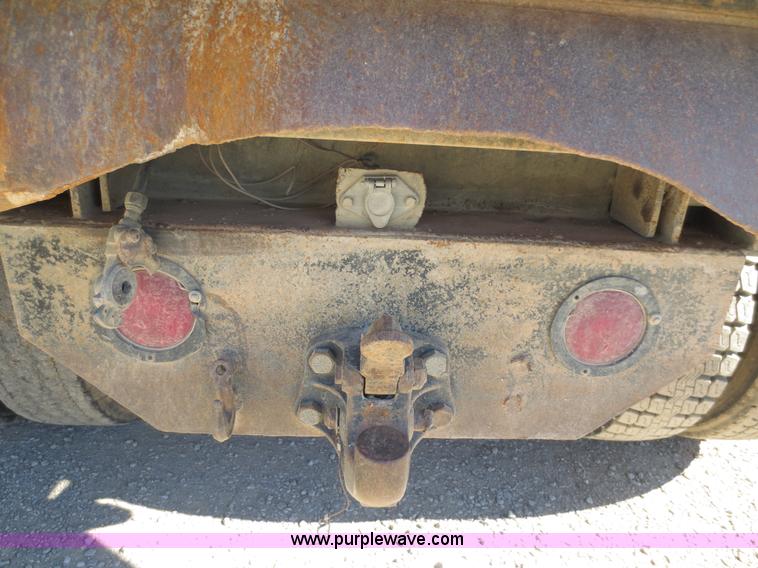 image for item F6567 1994 Ford Aeromax L9000 dump truck