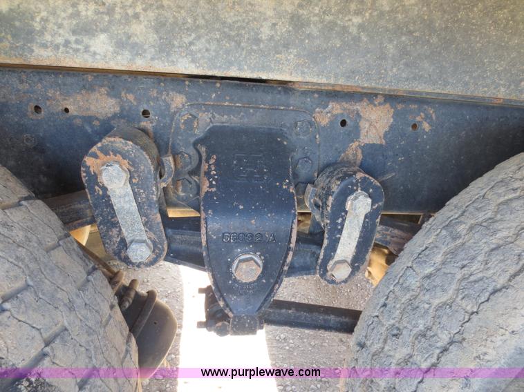 image for item F6567 1994 Ford Aeromax L9000 dump truck