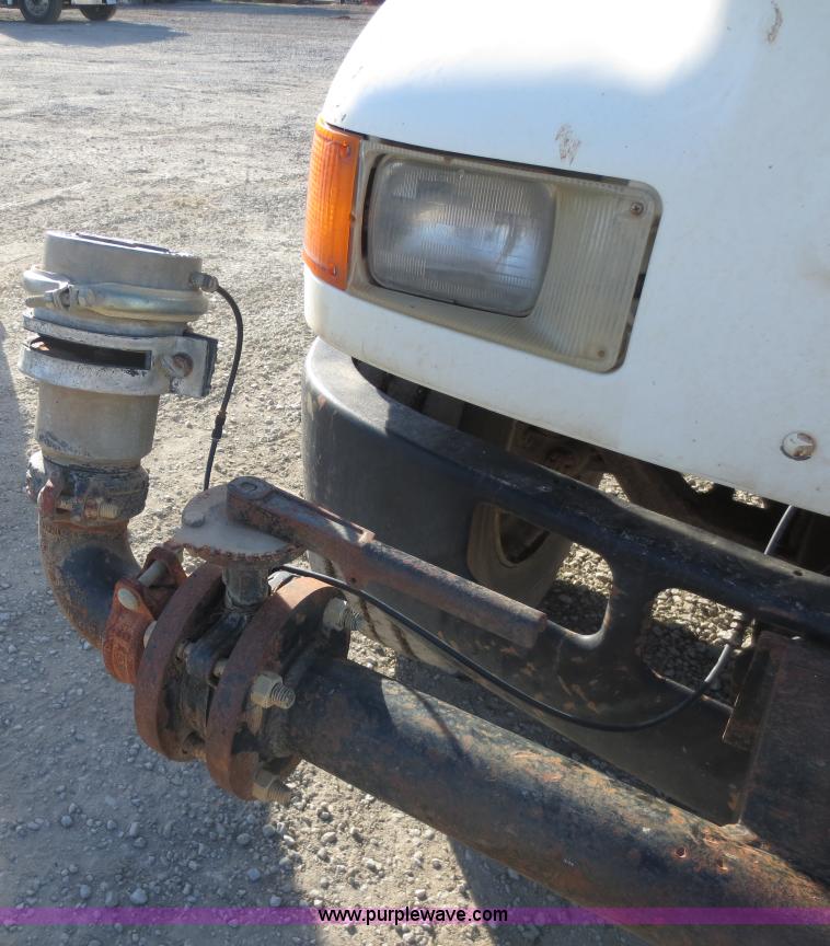 image for item F6568 1998 International 4700 water truck