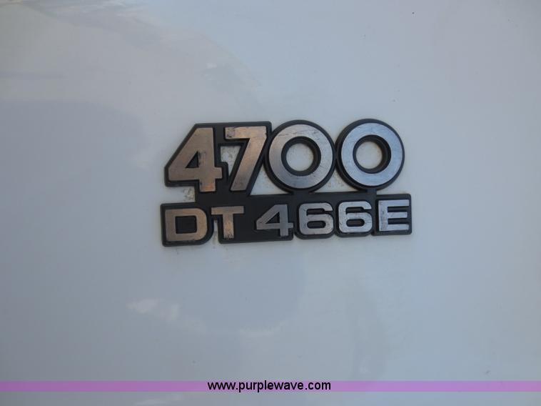 image for item F6568 1998 International 4700 water truck