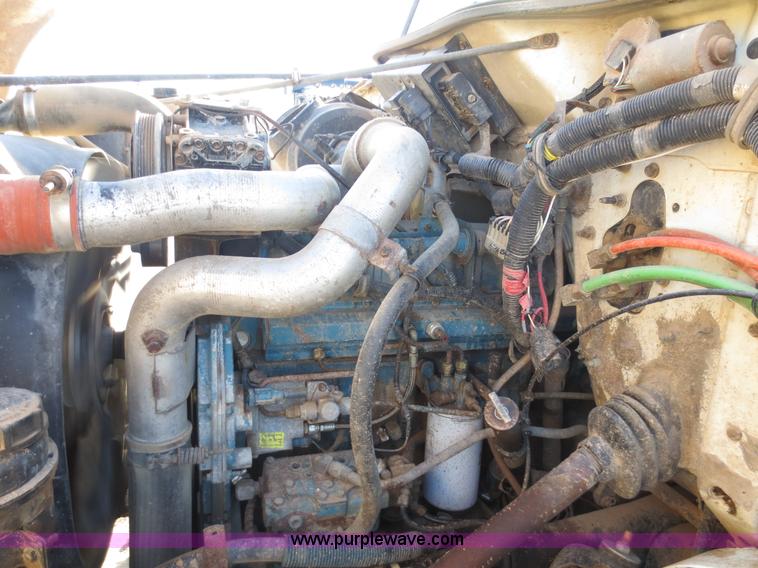 image for item F6568 1998 International 4700 water truck