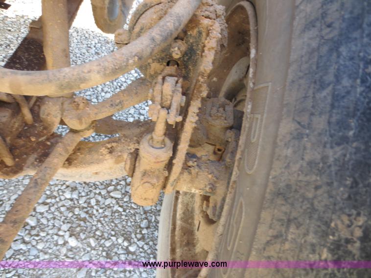 image for item F6568 1998 International 4700 water truck