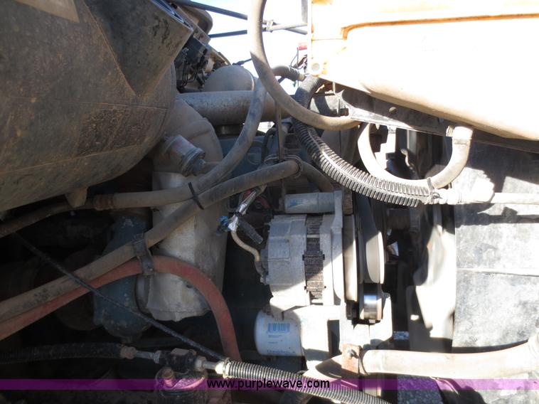 image for item F6568 1998 International 4700 water truck