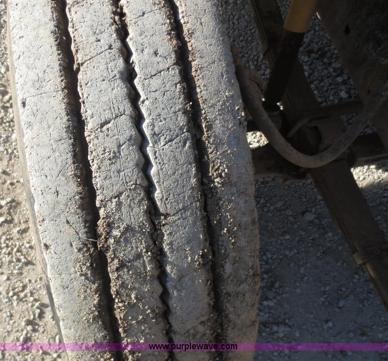 image for item F6568 1998 International 4700 water truck