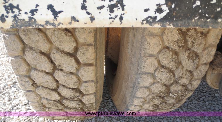 image for item F6568 1998 International 4700 water truck