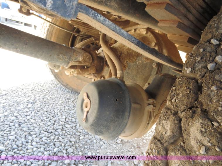 image for item F6568 1998 International 4700 water truck