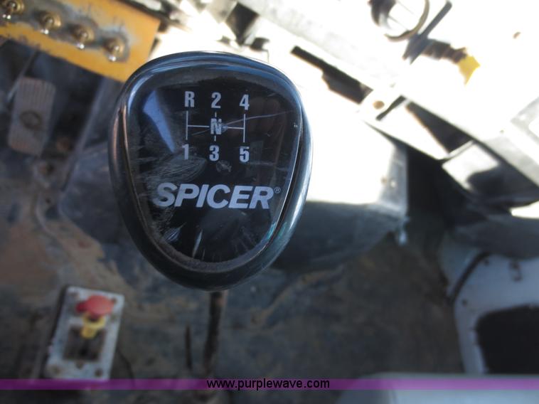 image for item F6568 1998 International 4700 water truck