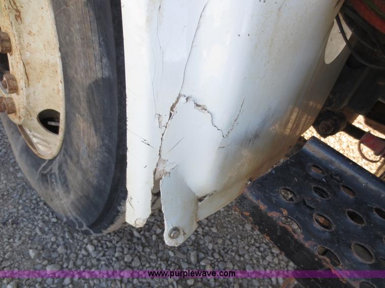 image for item F6568 1998 International 4700 water truck