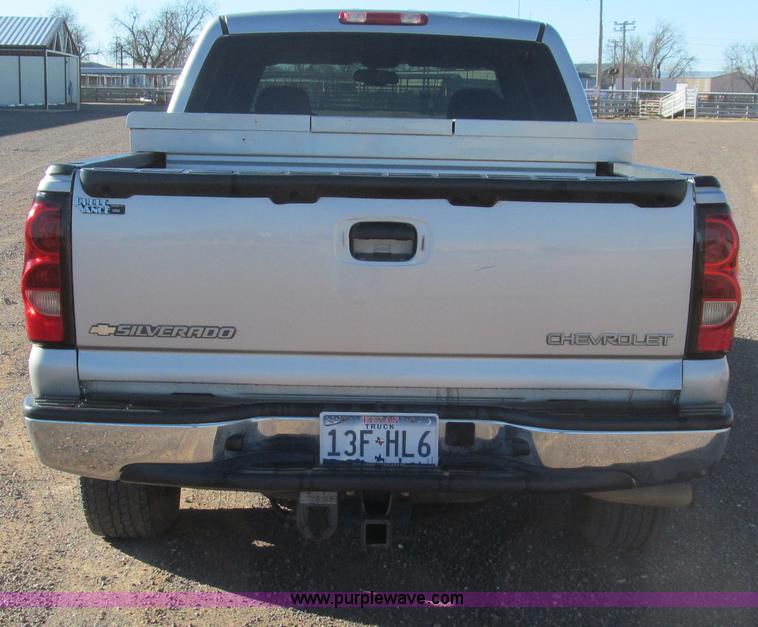 image for item G5590 2005 Chevrolet Silverado 1500 Crew Cab pickup truck