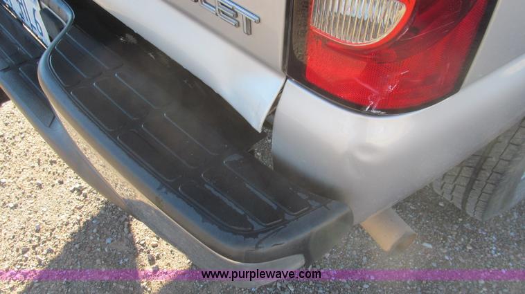 image for item G5590 2005 Chevrolet Silverado 1500 Crew Cab pickup truck