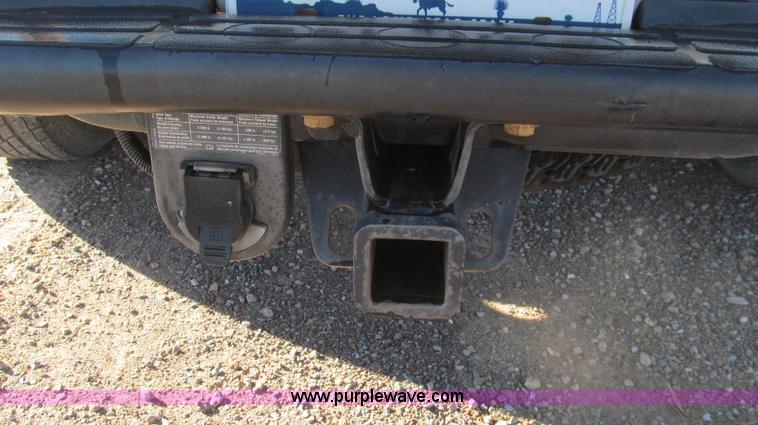 image for item G5590 2005 Chevrolet Silverado 1500 Crew Cab pickup truck