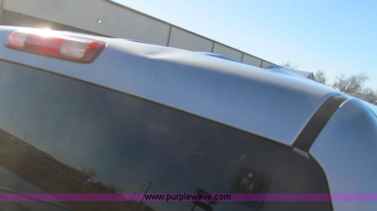 image for item G5590 2005 Chevrolet Silverado 1500 Crew Cab pickup truck