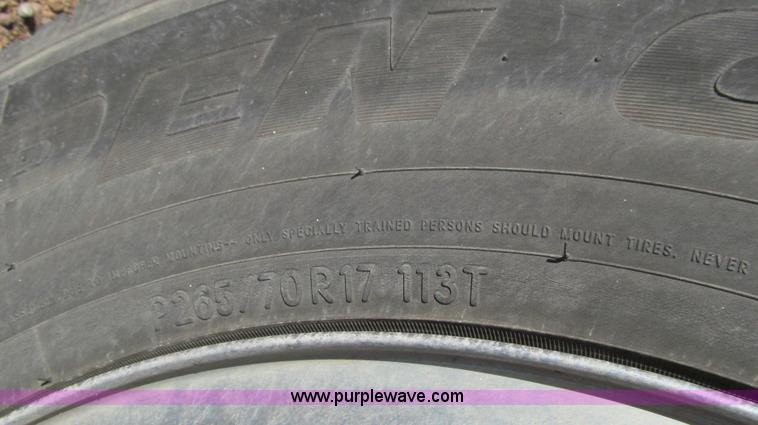 image for item G5590 2005 Chevrolet Silverado 1500 Crew Cab pickup truck