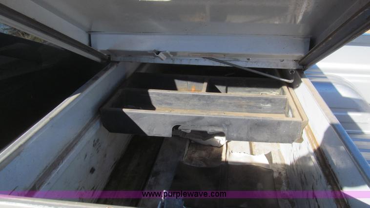 image for item G5590 2005 Chevrolet Silverado 1500 Crew Cab pickup truck