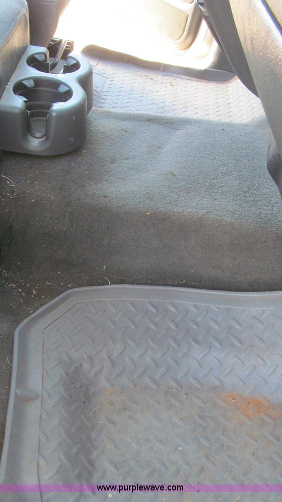 image for item G5590 2005 Chevrolet Silverado 1500 Crew Cab pickup truck