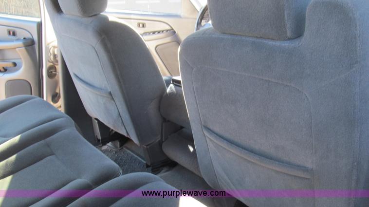 image for item G5590 2005 Chevrolet Silverado 1500 Crew Cab pickup truck