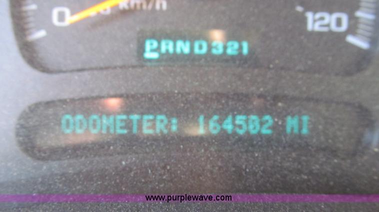 image for item G5590 2005 Chevrolet Silverado 1500 Crew Cab pickup truck