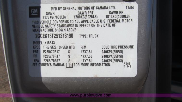 image for item G5590 2005 Chevrolet Silverado 1500 Crew Cab pickup truck