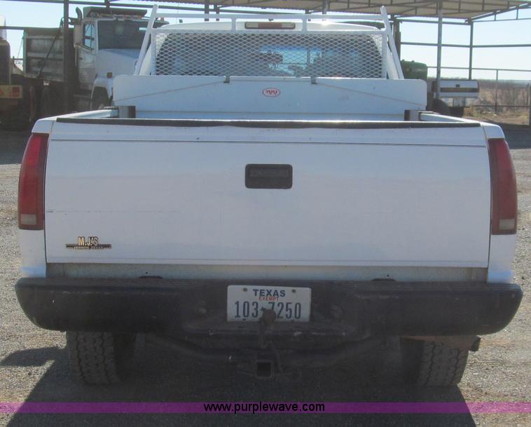 image for item G5591 2000 Chevrolet 2500 pickup truck
