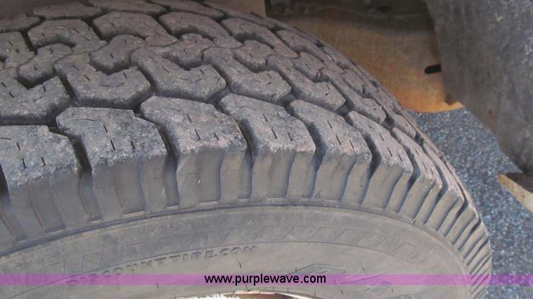 image for item G5591 2000 Chevrolet 2500 pickup truck