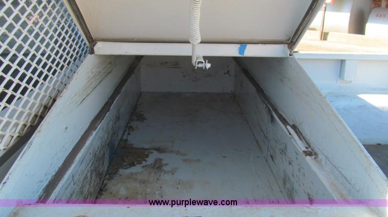 image for item G5591 2000 Chevrolet 2500 pickup truck